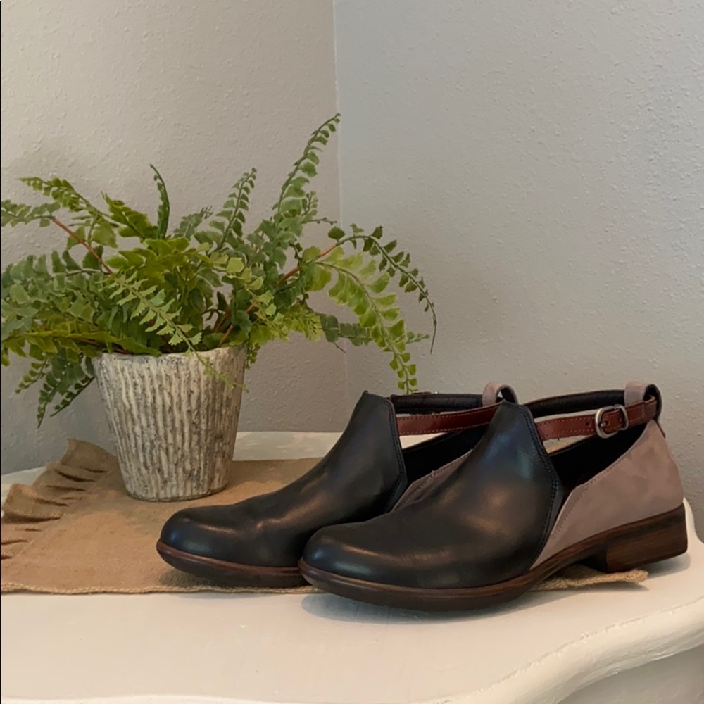 LIKE NEW!!! Naot kamsin transitional boot